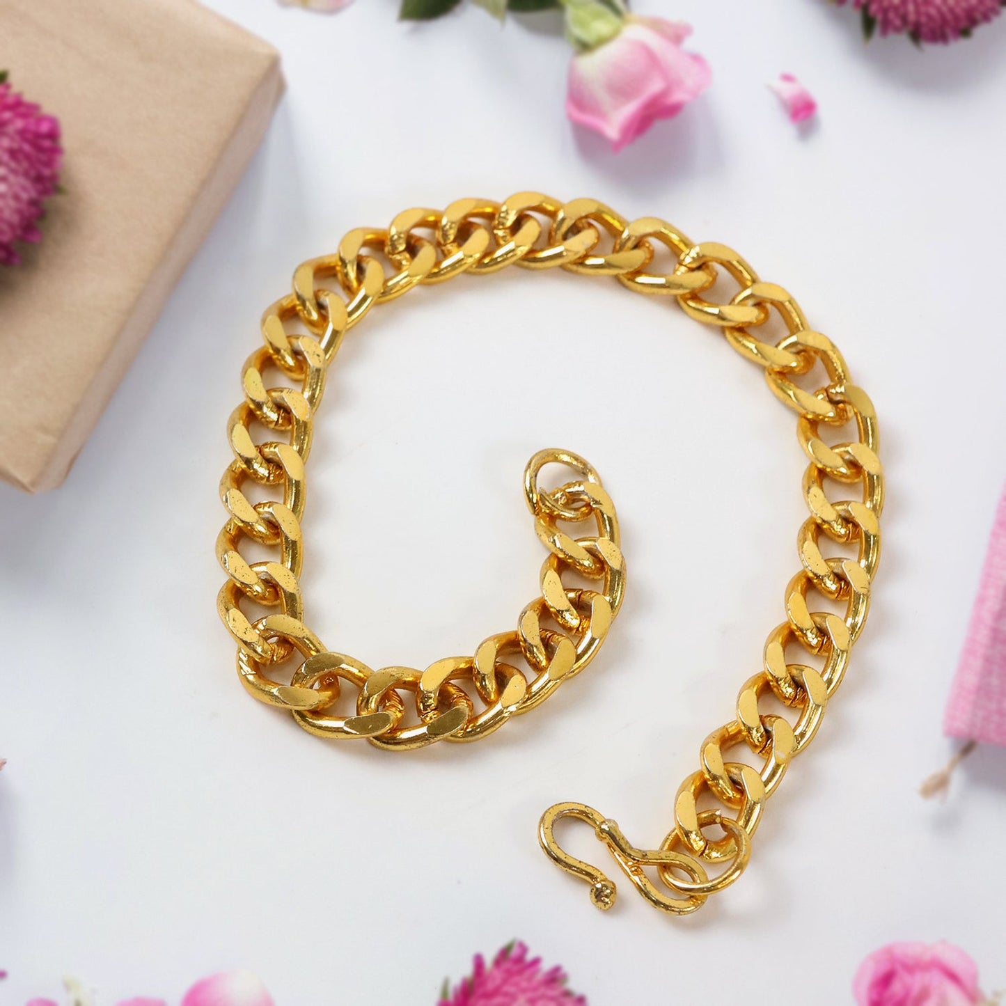 Stylish Gold-Plated Chain Bracelet for Men & Women - (1 Pc)