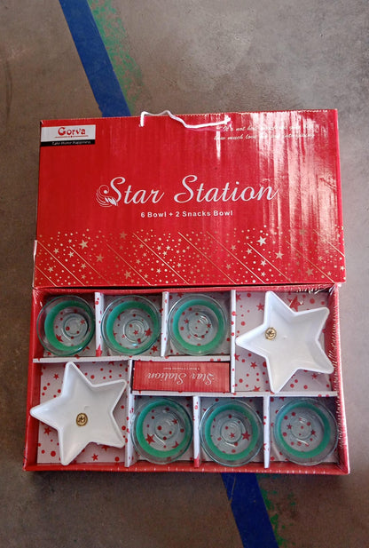 Star Station 6 Pc Glass Bowl & 2 Pc Plastic Star Snack Bowl Set (8 Pcs Set)